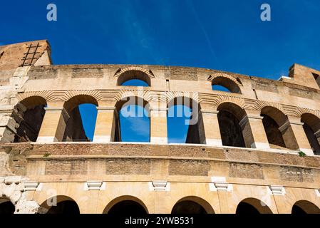 Sites historiques de Rome par une journée ensoleillée Banque D'Images