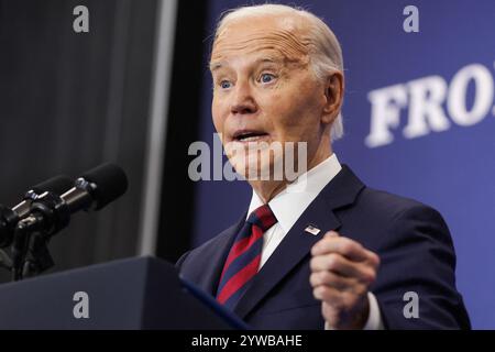 Washington, États-Unis. 10 décembre 2024. Le président Joe Biden prononce un discours à la Brookings institution le 10 décembre 2024 à Washington, DC Biden promeut les effets de sa politique « intermédiaire, ascendante ». (Photo de Samuel Corum/Pool/ABACAPRESS. COM) crédit : Abaca Press/Alamy Live News Banque D'Images