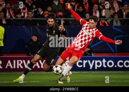 Dominik SZOBOSZLAI de Liverpool et Ladislav KREJCI de Gérone lors du match MD6 de l'UEFA Champions League phase entre Girona FC et Liverpool FC le 10 décembre 2024 au stade Montilivi de Gérone, Espagne Banque D'Images