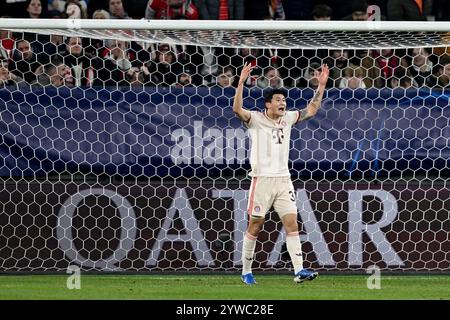 Gelsenkirchen, Allemagne. 10 décembre 2024. Football : Champions League, Shakhtar Donetsk - FC Bayern Munich, tour préliminaire, journée 6, Veltins Arena. Minjae Kim de Munich réagit. Crédit : David Inderlied/dpa/Alamy Live News Banque D'Images