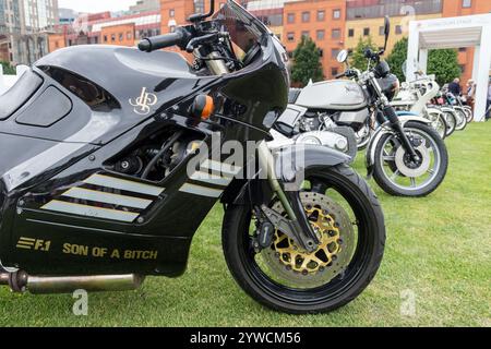 Une gamme de motos Norton classiques au concours de Londres 2023 à l'Honourable Artillery Company Banque D'Images