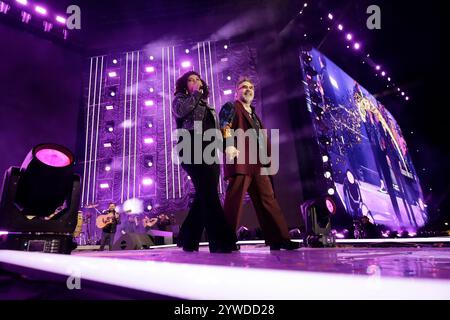 Mexico, Mexique. 10 décembre 2024. Mijares et Lucero Mijares se produisent lors du concert de la Santa Fiesta de Nestlé Mexico 2024 au stade GNP de Mexico, Mexique, le 10 décembre 2024. (Photo de Gerardo Vieyra/NurPhoto) crédit : NurPhoto SRL/Alamy Live News Banque D'Images