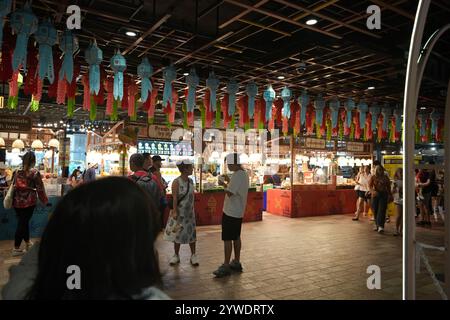 Bangkok, Thaïlande, 21 novembre 2024 : aire de restauration sur le centre commercial Icon siam Banque D'Images