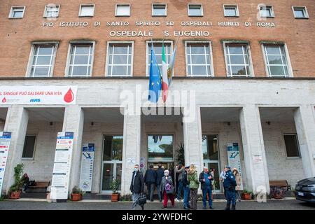 Roma, Italie. 11 décembre 2024. Il Presidente della Regione Lazio Francesco Rocca partecipa all'inaugurazione della sala Operatori di Ostetricia all'Ospedale Sant'Eugenio. Nella foto l'Ospedale Sant'Eugenio. Mercoled&#xec ; 11 Dicembre 2024 (foto Valentina Stefanelli/LaPresse) Francesco Rocca, Président de la région du Latium, participe à l'inauguration de la salle des opérateurs obstétriques de l'hôpital Sant'Eugenio. Sur la photo, l'hôpital Sant'Eugenio. Mercredi 11 décembre 2024 (photo Valentina Stefanelli/LaPresse) crédit : LaPresse/Alamy Live News Banque D'Images