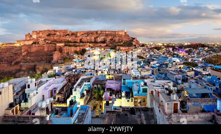 Vue sur le quartier connu sous le nom de Blue City à Jodhpur, Rajasthan, Inde Banque D'Images