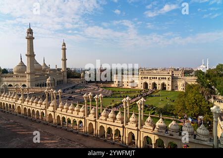 Complexe religieux chiite musulman Bara Imambara connu aussi sous le nom de mosquée Asifi à Lucknow, en Inde Banque D'Images