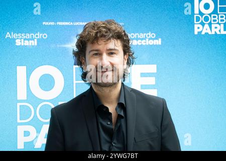 Rome, Italie, le 11 décembre 2024 - Alessandro Siani assiste à la photocall pour le film 'Io e te Dobbiamo parlare' à l'hôtel le Meridien Visconti à Rome. Crédits : Luigi de Pompeis/Alamy Live News Banque D'Images