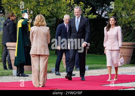 Roma, Italie. 11 décembre 2024. La presidente del Consiglio Giorgia Meloni Riceve il re e la Regina di Spagna Felipe VI e Letizia a Villa Doria Pamphilj, Roma, Mercoled&#xec;, 11 Dicembre 2024 (Foto Roberto Monaldo/LaPresse) le premier ministre Giorgia Meloni reçoit le roi et la reine d'Espagne Felipe VI et Letizia à Villa Doria Pamphilj, Rome, le mercredi 11 décembre 2024 (photo de Roberto Monaldo/LaPresse) Banque D'Images