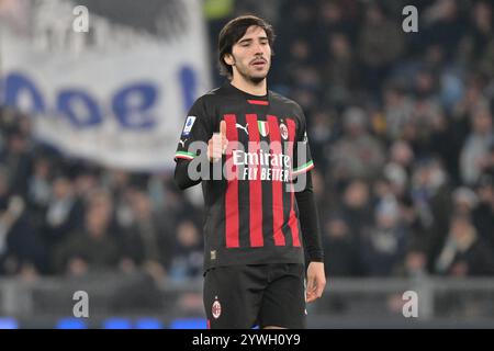 Roma, Italie. 24 janvier 2023. Foto Alfredo Falcone/LaPresse 24 Gennaio 2023 - Roma, Italia - sport, calcio - Lazio vs Milan - Campionato Italiano di calcio Serie A TIM 2022/2023 - 19ma giornata - Stadio Olimpico. Nella foto : Sandro TONALi (AC Milan) Foto Alfredo Falcone/LaPresse 24 janvier 2023 Rome, Italie - sport, football - Lazio vs Milan - Championnat Italien de Serie A Football 2022/2023 - stade Olimpic. Sur la photo : Sandro TONALi (AC Milan) crédit : LaPresse/Alamy Live News Banque D'Images
