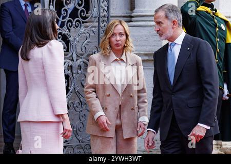 Roma, Italie. 11 décembre 2024. La presidente del Consiglio Giorgia Meloni Riceve il re e la Regina di Spagna Felipe VI e Letizia a Villa Doria Pamphilj, Roma, Mercoled&#xec;, 11 Dicembre 2024 (Foto Roberto Monaldo/LaPresse) le premier ministre Giorgia Meloni reçoit le roi et la reine d'Espagne Felipe VI et Letizia à Villa Doria Pamphilj, Rome, le mercredi 11 décembre 2024 (photo de Roberto Monaldo/LaPresse) Banque D'Images