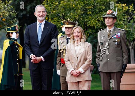 Roma, Italie. 11 décembre 2024. La presidente del Consiglio Giorgia Meloni Riceve il re e la Regina di Spagna Felipe VI e Letizia a Villa Doria Pamphilj, Roma, Mercoled&#xec;, 11 Dicembre 2024 (Foto Roberto Monaldo/LaPresse) le premier ministre Giorgia Meloni reçoit le roi et la reine d'Espagne Felipe VI et Letizia à Villa Doria Pamphilj, Rome, le mercredi 11 décembre 2024 (photo de Roberto Monaldo/LaPresse) Banque D'Images