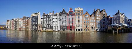 Panorama des maisons dansantes, canal Damrak, Amsterdam, Province de Hollande du Nord, pays-Bas Banque D'Images