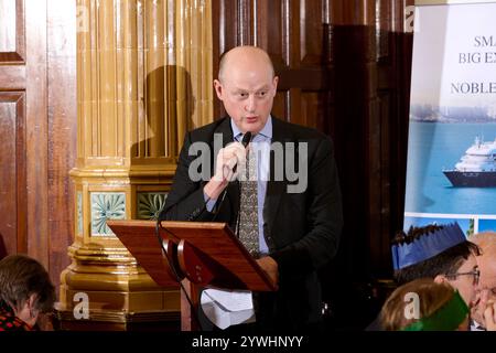 Harry Mount au Oldie Literary Lunch 10/12/24 Stephen Fry, Gyles Brandreth et Sam Leith Banque D'Images