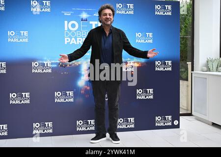 Roma, Latium. 11 décembre 2024. Leonardo Pieraccioni lors de la photocall du film IO e te dobbiamo parlare all'Hotel le Meridien Visconti. Rome (Italie), 11 décembre 2024 crédit : massimo insabato/Alamy Live News Banque D'Images