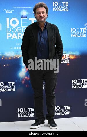 Roma, Latium. 11 décembre 2024. Leonardo Pieraccioni lors de la photocall du film IO e te dobbiamo parlare all'Hotel le Meridien Visconti. Rome (Italie), 11 décembre 2024 AllShotLive Credit : Sipa USA/Alamy Live News Banque D'Images