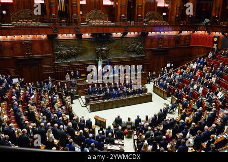 Italie, Rome, 11 décembre 2024 : visite d'État en Italie des royaux espagnols. Sur la photo son Altesse Royale le Prince Felipe d'Espagne à la Chambre des députés, (l) Ignazio la Russa, Président du Sénat et (R) Lorenzo Fontana, Président de la Chambre des députés photo © Stefano Carofei/Sintesi/Alamy Live News Banque D'Images