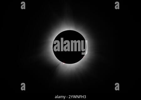 Eclipse solaire totale des années 2024 vue de Millinocket, ME. Banque D'Images