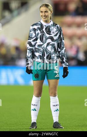 Leigh, Royaume-Uni. 11 décembre 2024. Olivia Watt de Newcastle dans la session d'échauffement d'avant-match lors de la Women's League Cup - phase de groupes - Groupe A Manchester United Women v Newcastle United Women au Leigh Sports Village, Leigh, Royaume-Uni, 11 décembre 2024 (photo par Alfie Cosgrove/News images) à Leigh, Royaume-Uni le 12/11/2024. (Photo par Alfie Cosgrove/News images/SIPA USA) crédit : SIPA USA/Alamy Live News Banque D'Images