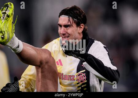 Torino, Italie. 11 décembre 2024. Dusan Vlahovic de la Juventus avant le match de football de l'UEFA Champions League entre la Juventus FC et Manchester City au stade de la Juventus à Turin, dans le nord-ouest de l'Italie - 11 décembre 2024. Sport - Soccer . (Photo de Fabio Ferrari/LaPresse) crédit : LaPresse/Alamy Live News Banque D'Images