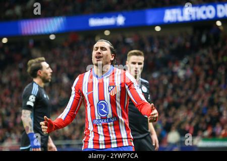 Madrid, Espagne, le 11 décembre 2024 : le joueur de l'Atletico Madrid Jose Maria Gimenez (2) déplore un manquement lors du match de la sixième ronde de l'UEFA Champions League 2024-25 entre l'Atletico Madrid et Slovan Bratislava le 11 décembre 2024 au Riyad Air Metropolitano Stadium de Madrid, Espagne. Crédit : Alberto Brevers / Alamy Live News. Banque D'Images