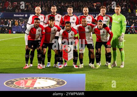 ROTTERDAM, PAYS-BAS - 11 DÉCEMBRE : Gernot Trauner de Feyenoord, David Hancko de Feyenoord, Santiago Gimenez de Feyenoord, Bart Nieuwkoop de Feyenoord, Gijs Smal de Feyenoord, timon Wellenreuther de Feyenoord, Antoni Milambo de Feyenoord, Inbeom Hwang de Feyenoord, Quinten Timber de Feyenoord, Igor Paixao de Feyeno 2024 (Photo de Hans van der Valk/Orange Pictures) Banque D'Images