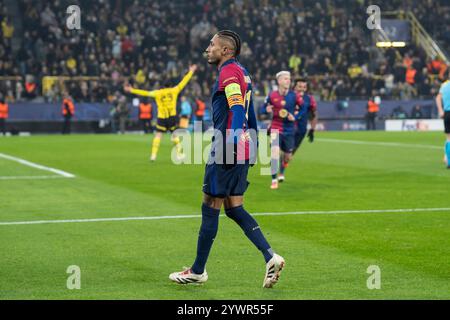 11.12.2024, signal Iduna Park, Dortmund, GER, Ligue des Champions, Borussia Dortmund vs FC Barcelona Im Bild : Torjubel/Jubel ueber das Tor zum 0:1 durch Raphinha (FC Barcelona, #11) Foto © nordphoto GmbH/Christian Schulze Banque D'Images