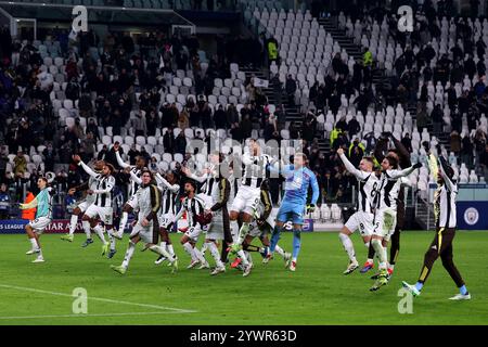 Les joueurs de la Juventus célèbrent après le match par étapes de l'UEFA Champions League au stade Allianz, Turin, Italie. Date de la photo : mercredi 11 décembre 2024. Banque D'Images