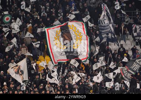 Torino, Italie. 11 décembre 2024. Fan de la Juventus lors du match de football de l'UEFA Champions League entre la Juventus FC et Manchester City au stade de la Juventus à Turin, dans le nord-ouest de l'Italie, le 11 décembre 2024. Sport - Soccer . (Photo de Fabio Ferrari/LaPresse) crédit : LaPresse/Alamy Live News Banque D'Images