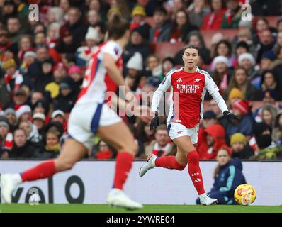 Arsenaux Steph Catley lors du match de Super League féminine Barclays FA entre Arsenal et Aston Villa à l'Emirates Stadium, Londres le dimanche 8 décembre 2024. (Photo : Jade Cahalan | mi News) crédit : MI News & Sport /Alamy Live News Banque D'Images