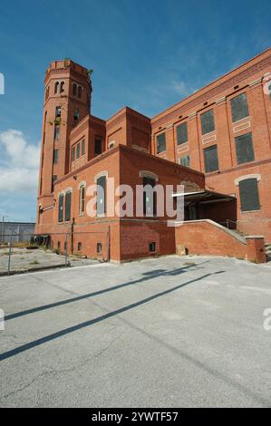 Usage éditorial uniquement 10 décembre 2024 Tampa, FL, États-Unis. Vieille brique fermée Samuel I. Davis ancien bâtiment de cigare. L'usine produisait des cigares El Sidelo El Sid Banque D'Images