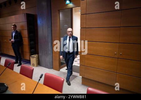Paris, France. 12 décembre 2024. Le président d'Un groupe parlementaire droit Eric Ciotti arrive pour l'audition de l'ancien ministre français des Finances Bruno le Maire devant la Commission d'enquête sur le déficit à l'Assemblée nationale française à Paris, France le 12 décembre 2024. Photo par Eliot Blondet/ABACAPRESS. COM Credit : Abaca Press/Alamy Live News Banque D'Images