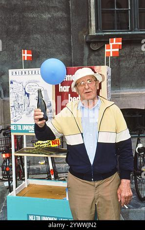 Copenhagen/ Denmark/15 May 1993/Historical Archive images ) les danois organisent pas de rassemblement de protestation pour le projet eu-massrichet danois compain agianst danish referdeum masstrichet journée de référence pour le projet eu le 18 mai 1993 dans la capitale danoise. (Photo. Francis Joseph Dean/Dean Pictures) (non destiné à un usage commercial) Banque D'Images