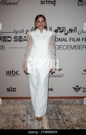Djeddah, Arabie Saoudite. 11 décembre 2024. L'actrice saoudienne Fatima AlBanawi pose avant une session « en conversation » sur la place de la culture, dans le cadre de la 4e édition du Festival du film de la mer Rouge à Djeddah, en Arabie Saoudite, le 11 décembre 2024. Photo Balkis Press/ABACAPRESS. COM Credit : Abaca Press/Alamy Live News Banque D'Images