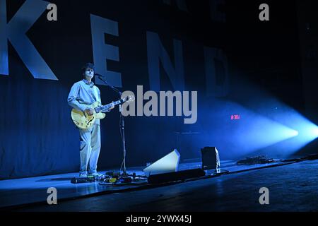 ROYAUME-UNI. 11 décembre 2024. LONDRES, ANGLETERRE - 11 DÉCEMBRE : Ezra Koenig de «Vampire Weekend» se produisant à la Brixton Academy le 11 décembre 2024 à Londres, Angleterre. CAP/Mar © Mar/Capital Pictures crédit : Capital Pictures/Alamy Live News Banque D'Images