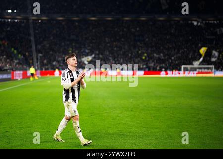 Turin, Italie. 11 décembre 2024. Francisco Conceicao du Juventus FC fait des gestes lors du match de football de la phase de ligue de l'UEFA Champions League 2024/25 entre la Juventus FC et le Manchester City FC. Crédit : Nicolò Campo/Alamy Live News Banque D'Images