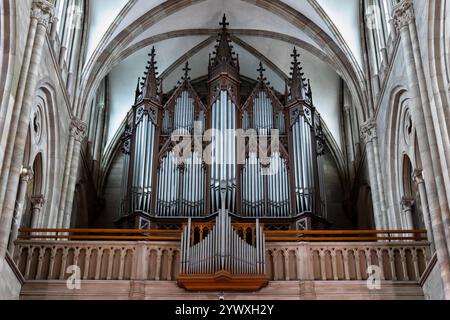 Orgue à tuyaux dans Eglise Saint Etienne église à Mulhouse, Alsace, France. Banque D'Images