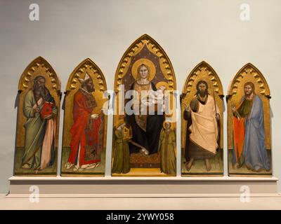 Madone et enfant intronisés avec les saints par Andrea di Cione dans la Galerie de l'Académie à Florence, Italie. Cione était également connu sous le nom d'Orcagna. Banque D'Images