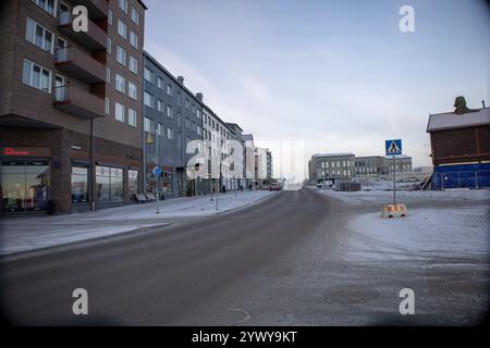 12 novembre 2024. Horizon de New Kiruna en Suède, Laponie. Photographié après une chute de neige de quelques jours. Banque D'Images