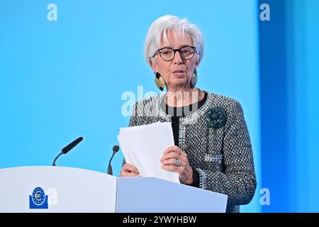 Europäische Zentralbank. Pressekonferenz. Christine Madeleine Odette Lagarde FRA / Präsidentin der Europäischen Zentralbank EZB anläßlich einer Pressekonferenz AM 12.12.2024 in Frankfurt am main. 20241212MWI018013 *** Banque centrale européenne Conférence de presse Christine Madeleine Odette Lagarde FRA Présidente de la Banque centrale européenne BCE à l’occasion d’une conférence de presse le 12 12 2024 à Francfort-sur-le-main 202412MWI018013 Banque D'Images