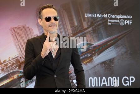 Miami, États-Unis. 12 décembre 2024. MIAMI, FLORIDE - 12 DÉCEMBRE : Marc Anthony assiste à l'événement de presse américain du Championnat du monde UIM E1 au Rusty Pelican Miami le 12 décembre 2024 à Miami, Floride. (Photo de Dax Tamargo/Sipa USA) crédit : Sipa USA/Alamy Live News Banque D'Images