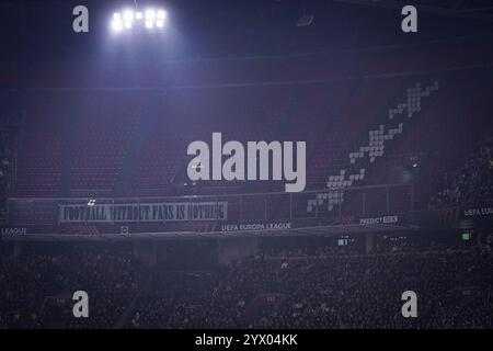 Amsterdam, pays-Bas. 12 décembre 2024. AMSTERDAM, PAYS-BAS - 12 DÉCEMBRE : une section vide à l'extérieur de la Johan Cruijff Arena avant le match de phase MD6 de l'UEFA Europa League 2024/25 entre l'AFC Ajax et le SS Lazio à la Johan Cruijff Arena le 12 décembre 2024 à Amsterdam, pays-Bas. (Photo par Andre Weening/Orange Pictures) crédit : Orange pics BV/Alamy Live News Banque D'Images