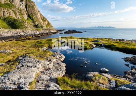 Andoya paysage naturel pittoresque par la mer sur Andoya, Nordland, Norvège Banque D'Images