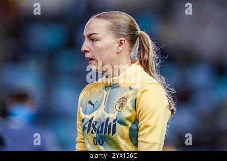 Manchester, Royaume-Uni. Jeudi 12 décembre 2024, UEFA Women's Champions League : Manchester City Women vs SKN réunis Pölten Women at Jole Stadium. Défenseur de Manchester City Codie Thomas 44. Crédit James Giblin/Alamy Live News. Banque D'Images