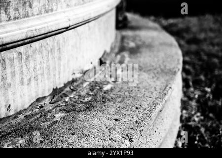 Phare Rockland Breakwater traversant le port sur le golfe du Maine Banque D'Images