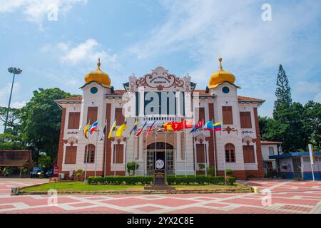 Mémorial de la proclamation de l'indépendance (mémorial Pengisytiharan Kemerdekaan) avec un style malais sur la rue Jalan Kota avec un style néerlandais dans le centre-ville de M. Banque D'Images