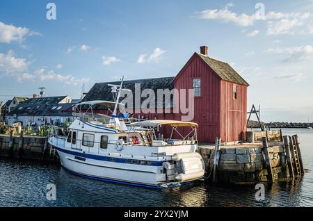 Motif numéro 1, une cabane de pêche rouge célèbre dans le port de Rockport, Massachusetts, comté d'Essex, Nouvelle-Angleterre, États-Unis Banque D'Images