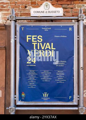 Busseto, Parme, Italie - 23 novembre 2024 affiche bleue annonçant le festival verdi 2024 à busseto, italie, affichant les dates, les événements et les lieux, Banque D'Images