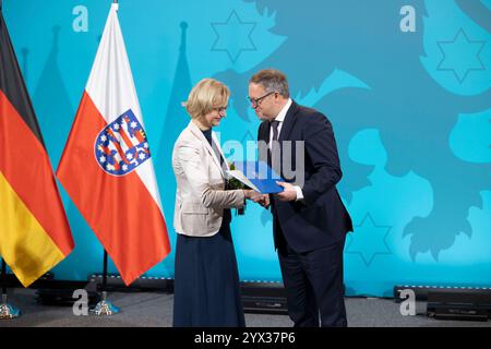 Ernennung Minister Thüringen 13122024 - Katja Wolf, Finanzministerin und MP Mario Voigt Anlaesslich der neuen Brombeer-Kodication aus CD, BSW und SPD wurden die Ministerinnen und Minister in Thueringen ernannt. Erfurt Thueringer Landtag Thueringen Deutschland *** nomination des ministres de Thuringe 13122024 Katja Wolf, ministre des Finances et député Mario Voigt à l'occasion de la nouvelle coalition Brombeer de CD, BSW et SPD, les ministres de Thuringe ont été nommés Erfurt Thuringe State Parliament Thuringe Allemagne 131224 ppb-6 Banque D'Images