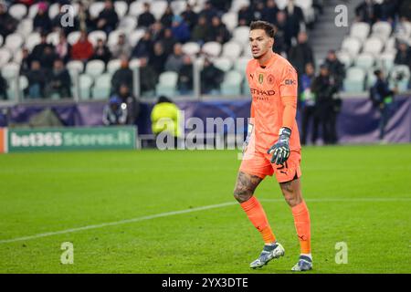 Turin, Italie. 11 décembre 2024. Ederson Santana de Moraes de Manchester City vu lors du match de l'UEFA Champions League entre la Juventus et Manchester City au Juventus Stadium. Score final ; Juventus 2:0 Manchester City. Crédit : SOPA images Limited/Alamy Live News Banque D'Images