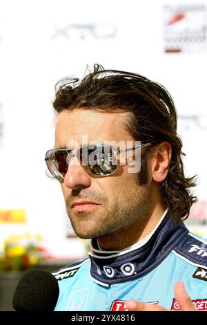 Milwaukee, Wisconsin États-Unis - 15 juin 2012 : IndyCar Indyfest course Milwaukee Mile, course. Tête et épaules de Dario Franchitti. 10 Dario Franchitti Cotto Banque D'Images